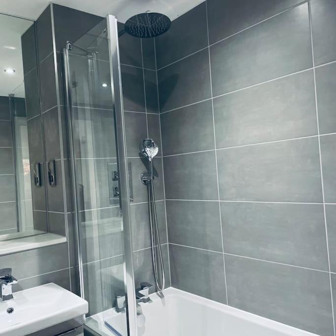 New One Bedroom Luxury Apartment In Solihull Luaran gambar